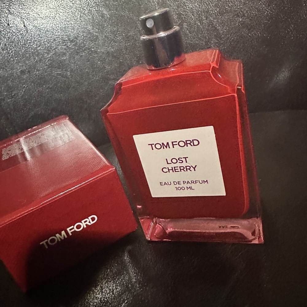 *SOLD*.      Tom ford lost cherry perfume - Picture 2 of 3
